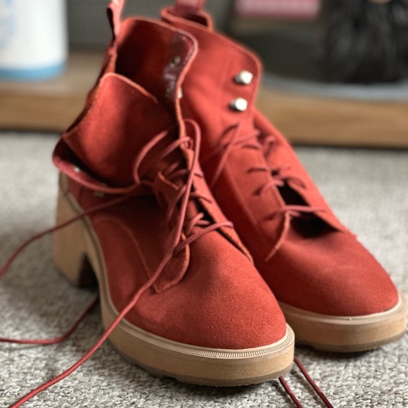 Sorel suede burnt orange bootie (women’s) - Picture 3 of 7